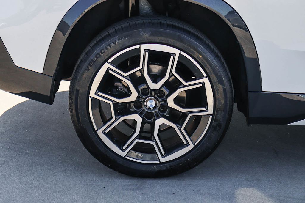 Thumbnail: 2023 BMW X1 - 22