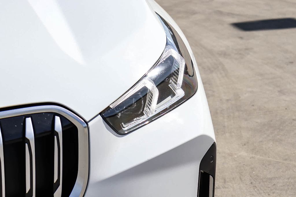 Thumbnail: 2023 BMW X1 - 6