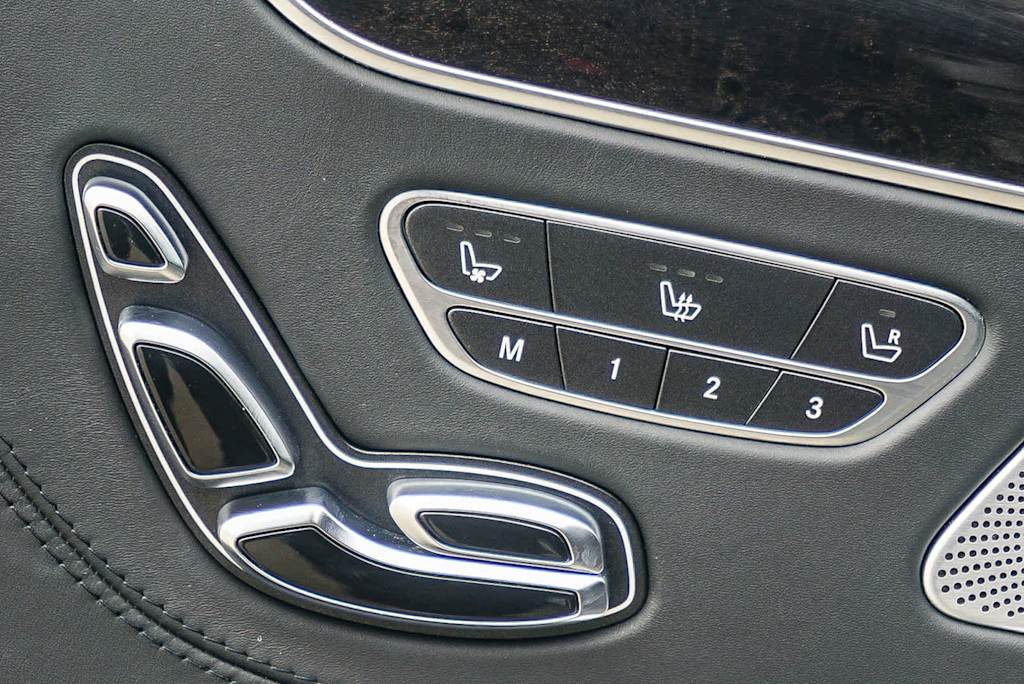 Thumbnail: 2020 Mercedes-Benz S-Class - 25