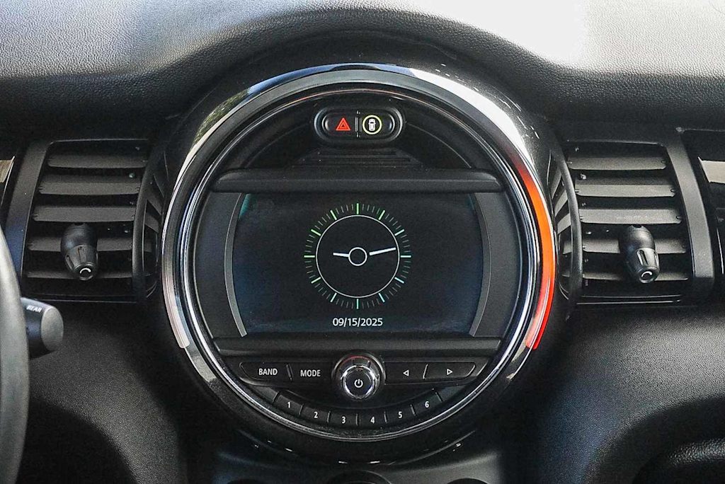 Thumbnail: 2021 MINI Cooper - 21