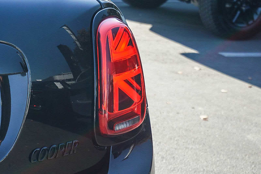 Thumbnail: 2021 MINI Cooper - 24