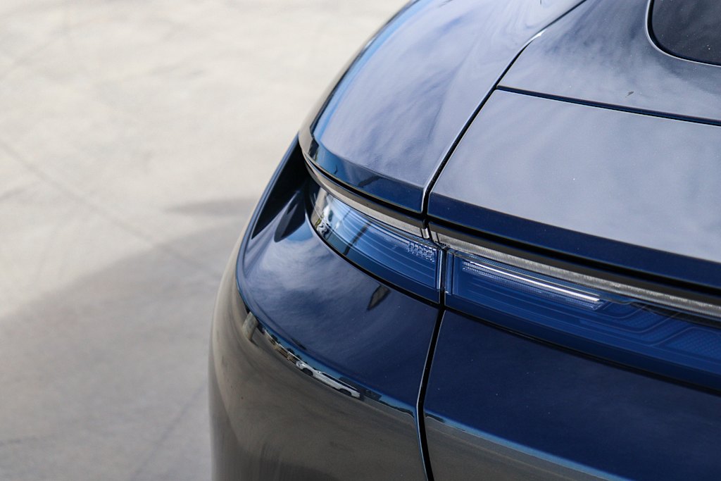Thumbnail: 2020 Porsche Taycan - 21