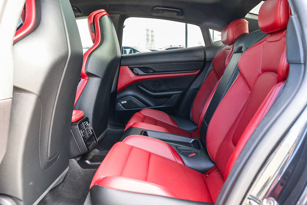 Thumbnail: 2020 Porsche Taycan - 10