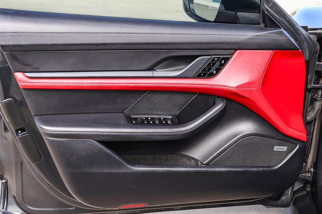 Thumbnail: 2020 Porsche Taycan - 26