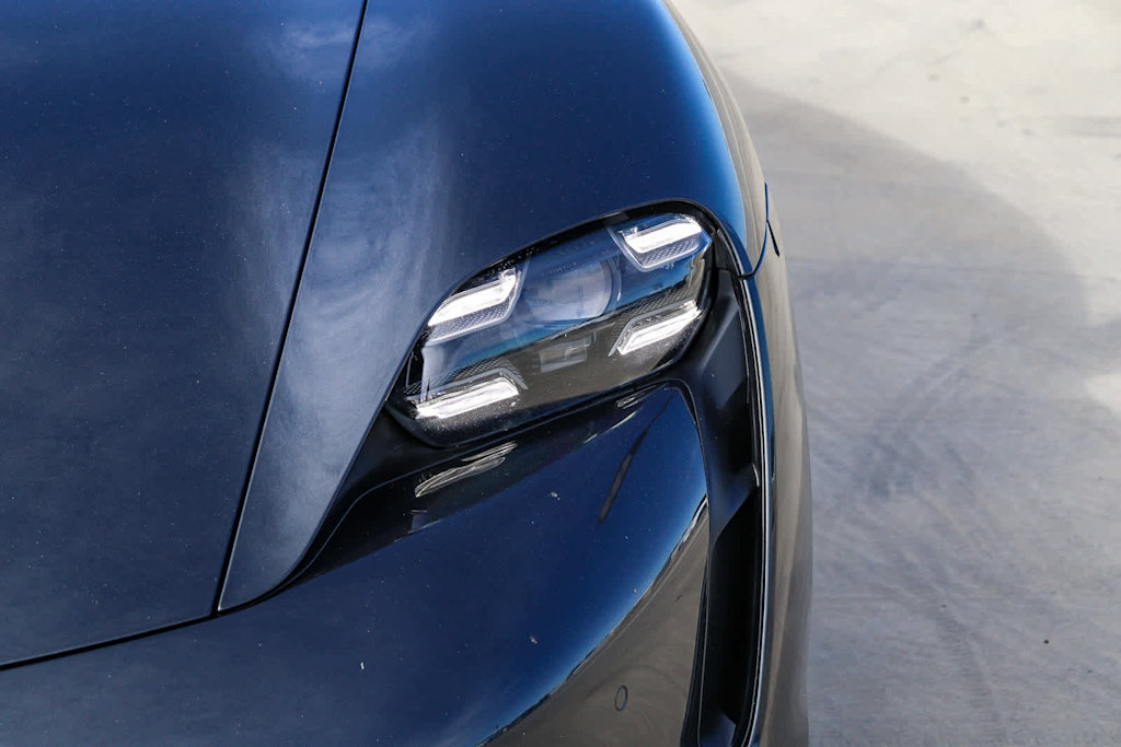 Thumbnail: 2020 Porsche Taycan - 5
