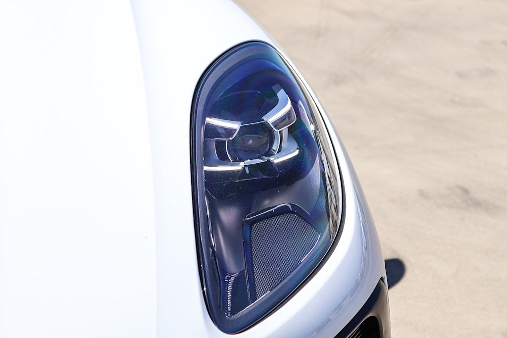 Thumbnail: 2020 Porsche Macan - 17