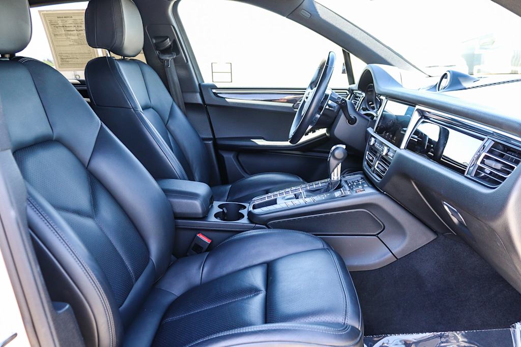Thumbnail: 2020 Porsche Macan - 10