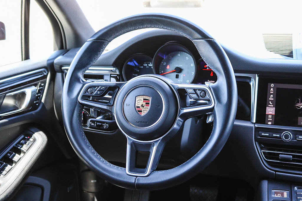 Thumbnail: 2020 Porsche Macan - 9