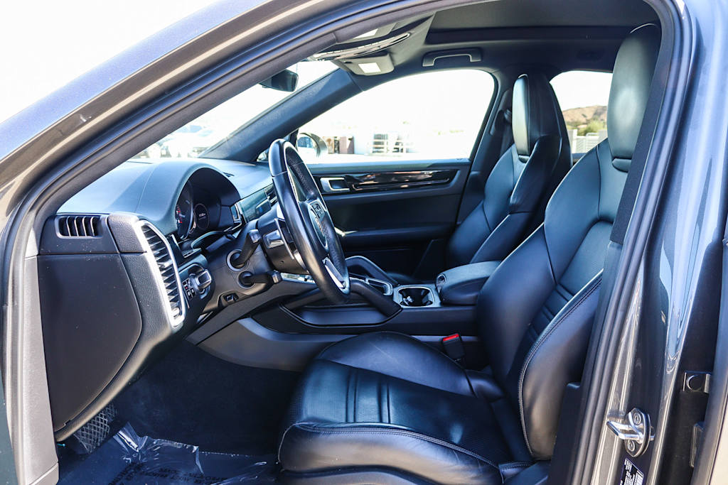 Thumbnail: 2020 Porsche Cayenne - 11