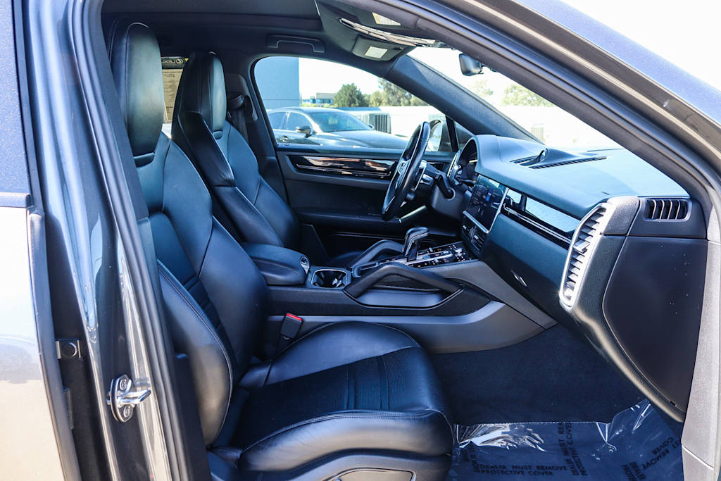 Thumbnail: 2020 Porsche Cayenne - 10