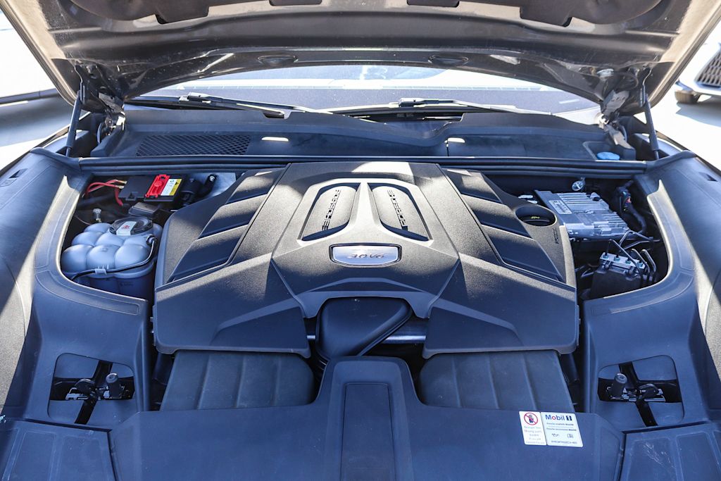Thumbnail: 2020 Porsche Cayenne - 8
