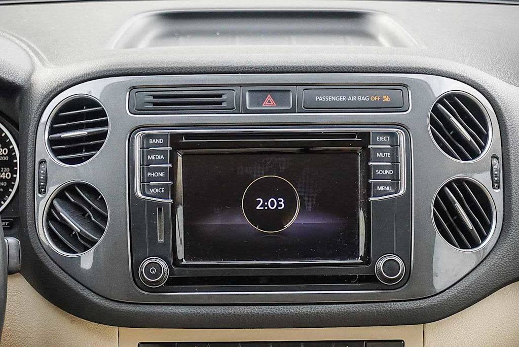 Thumbnail: 2017 Volkswagen Tiguan - 24