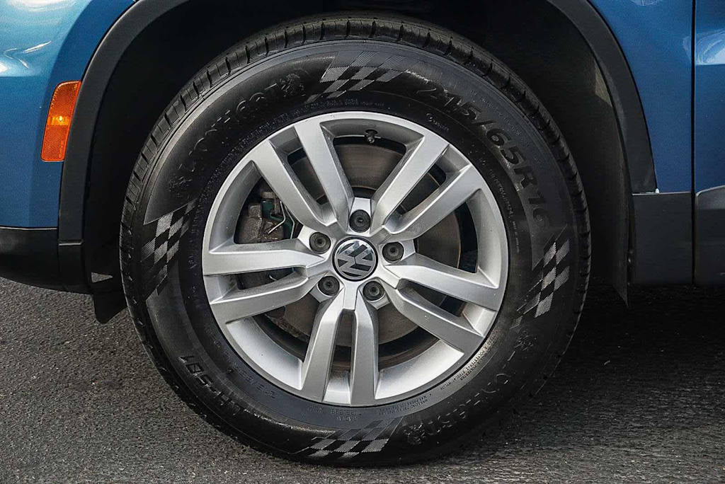 Thumbnail: 2017 Volkswagen Tiguan - 6