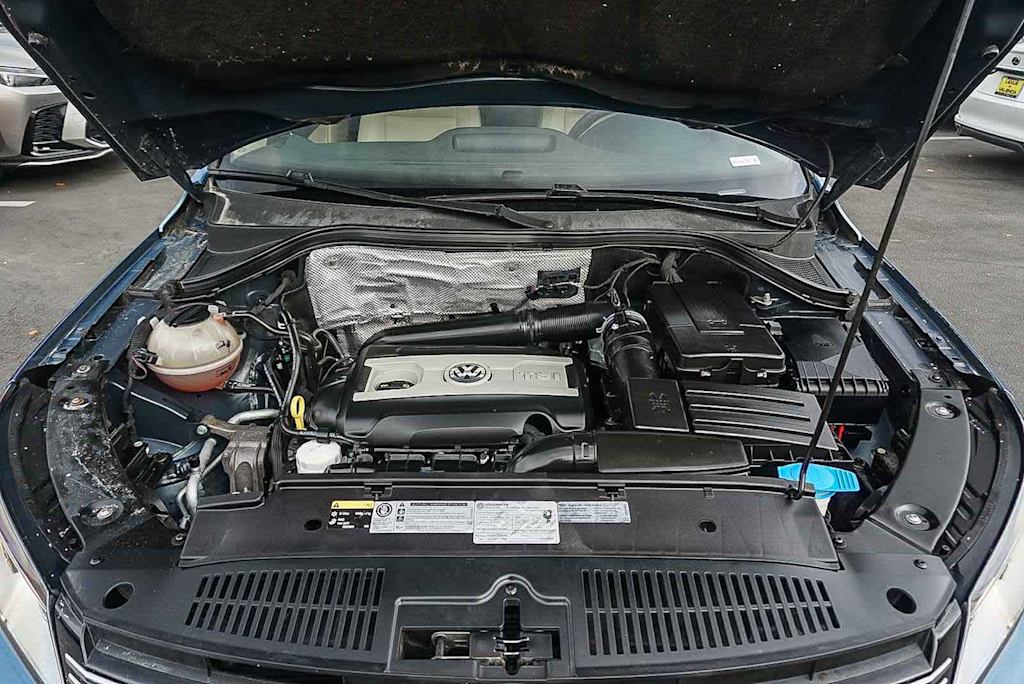 Thumbnail: 2017 Volkswagen Tiguan - 7