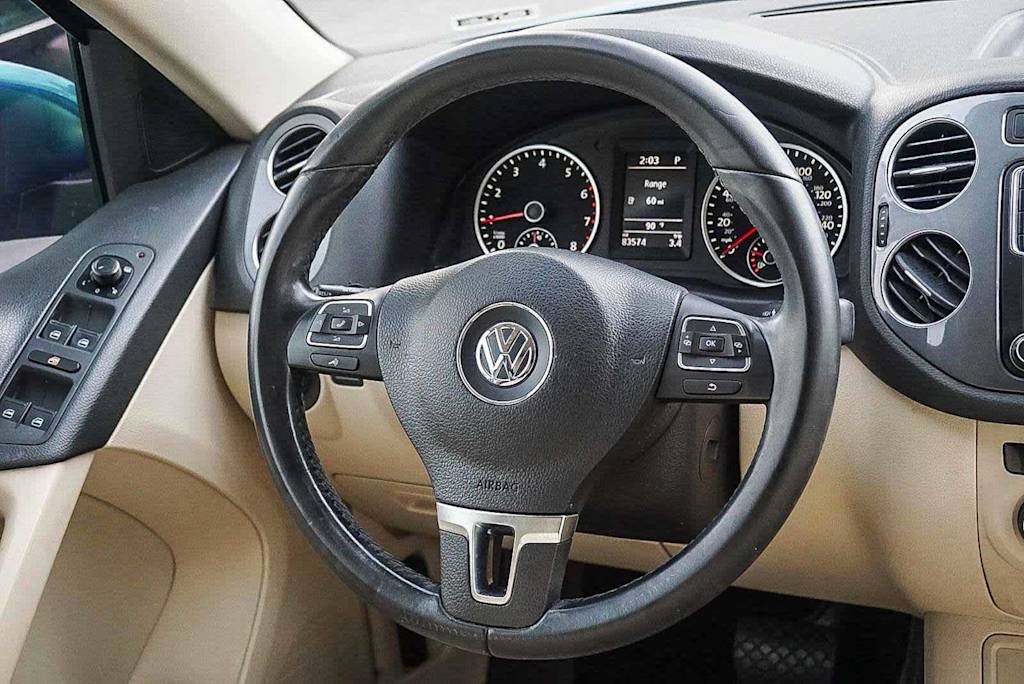 Thumbnail: 2017 Volkswagen Tiguan - 8