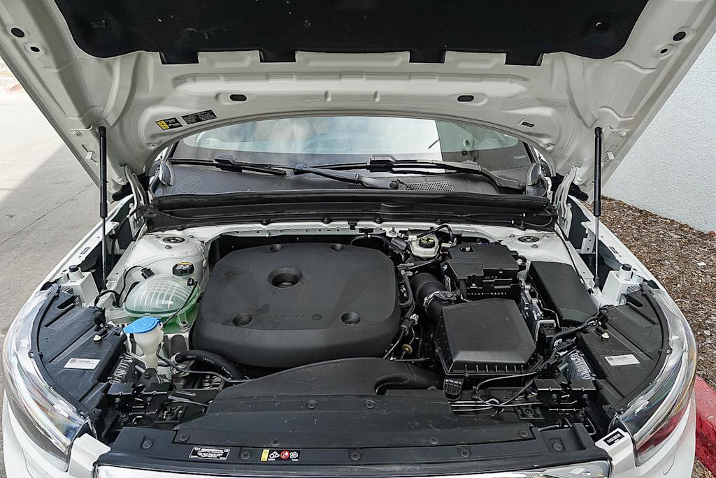 Thumbnail: 2022 Volvo XC40 - 7