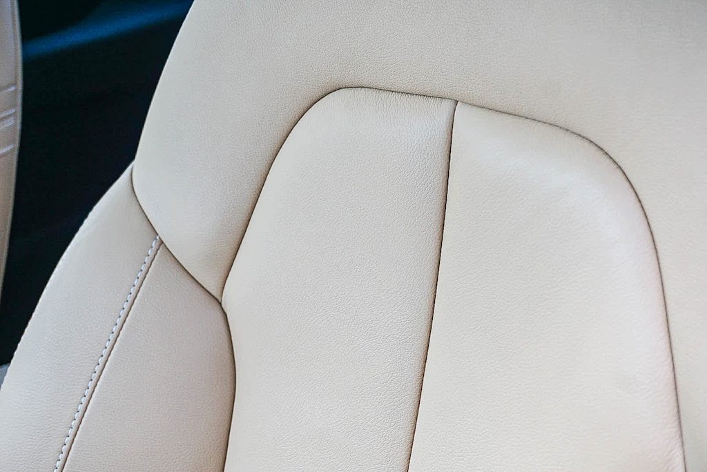 Thumbnail: 2022 Volvo XC40 - 32