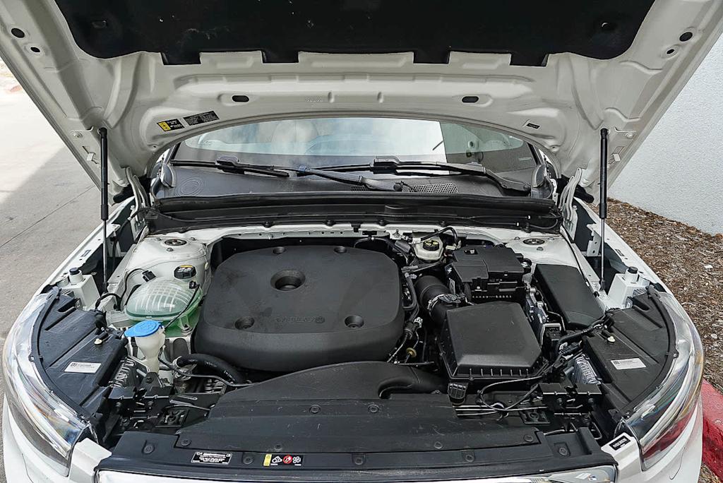 Thumbnail: 2022 Volvo XC40 - 33