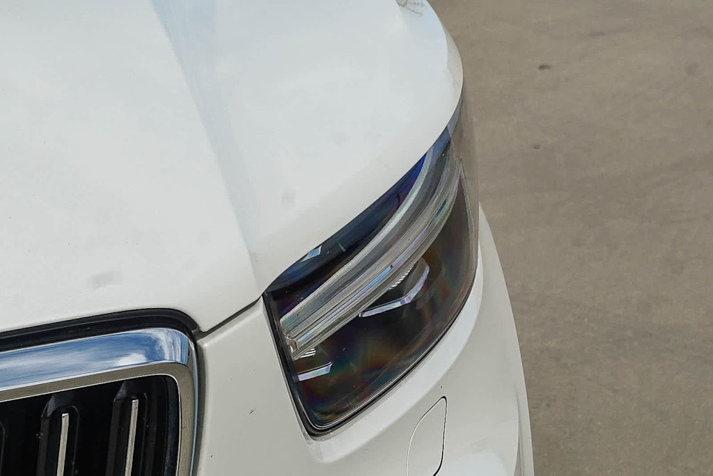 Thumbnail: 2022 Volvo XC40 - 21