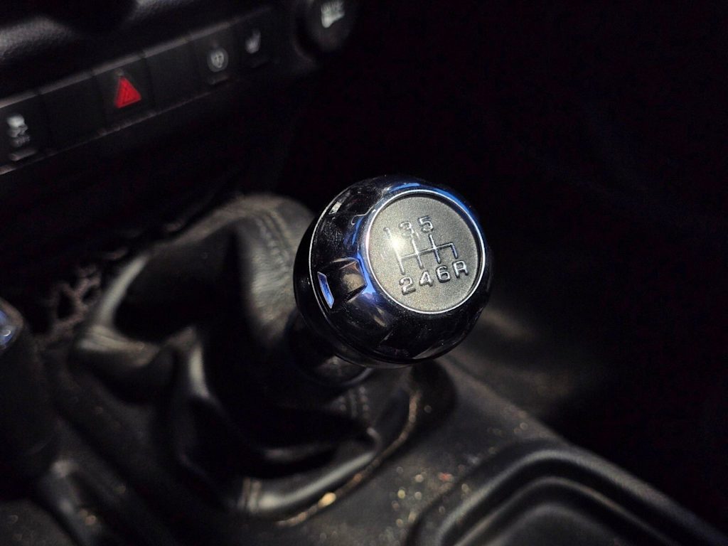 Thumbnail: 2015 Jeep Wrangler - 13