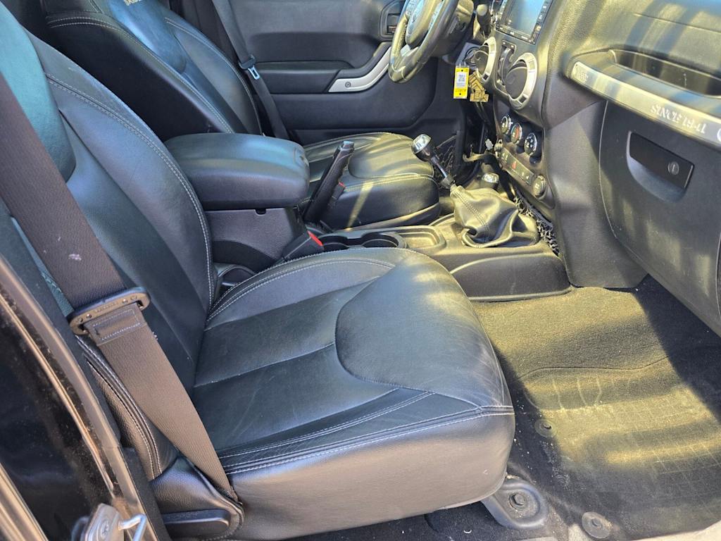 Thumbnail: 2015 Jeep Wrangler - 8