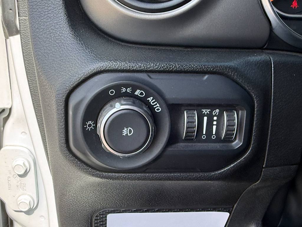 Thumbnail: 2022 Jeep Wrangler - 24
