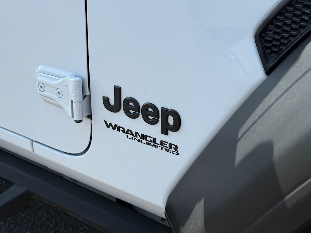 Thumbnail: 2022 Jeep Wrangler - 5