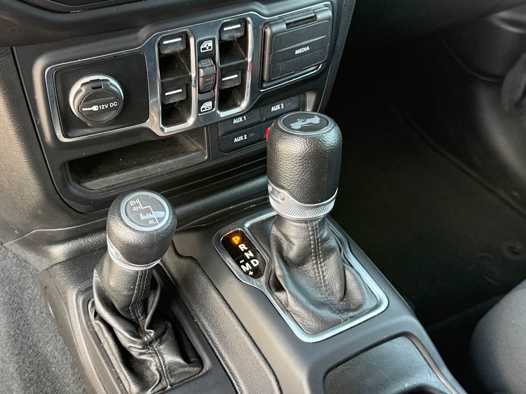 Thumbnail: 2022 Jeep Wrangler - 12