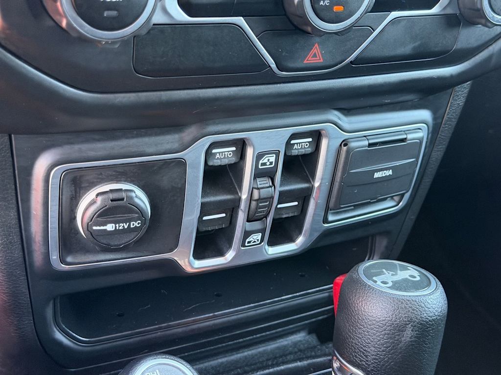 Thumbnail: 2018 Jeep Wrangler - 29