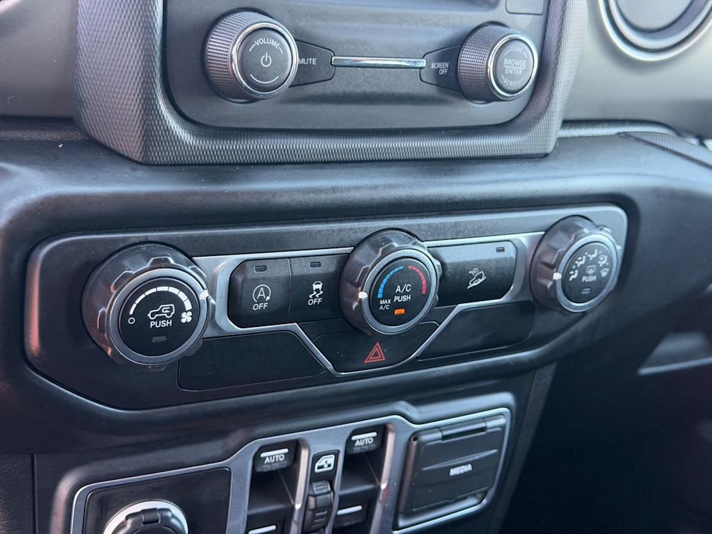 Thumbnail: 2018 Jeep Wrangler - 28