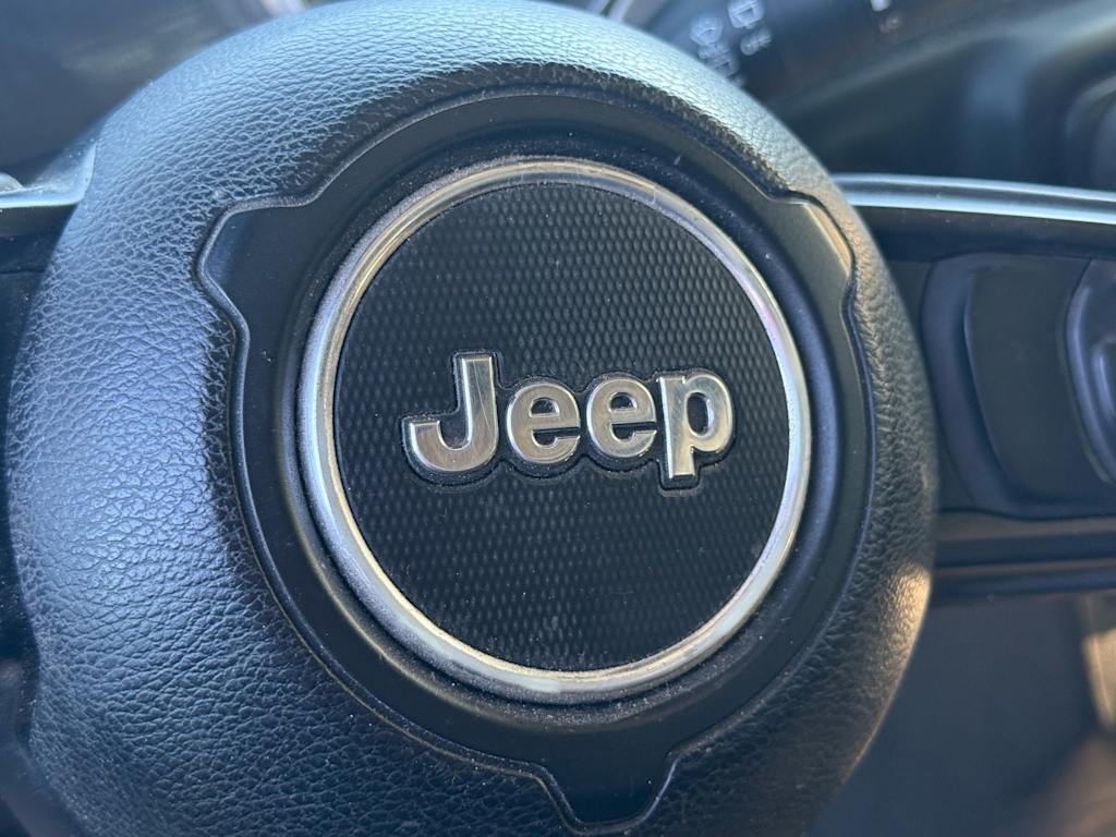 Thumbnail: 2018 Jeep Wrangler - 14