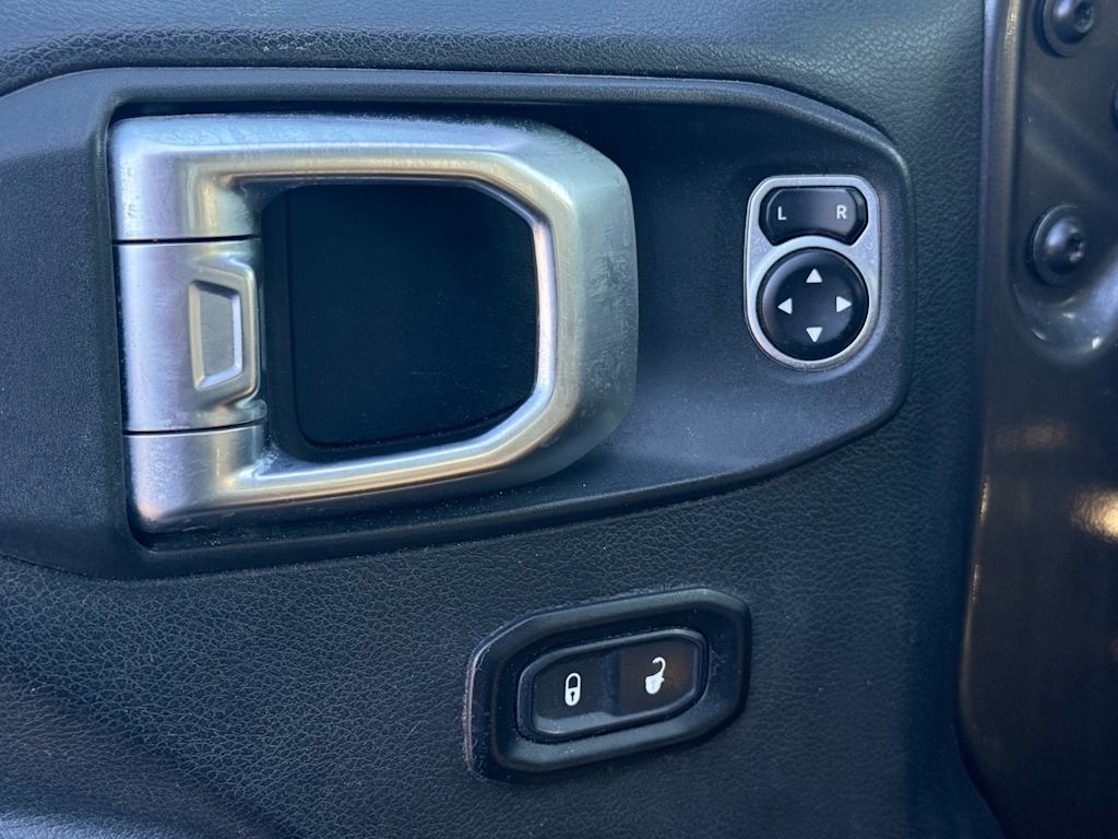 Thumbnail: 2018 Jeep Wrangler - 12