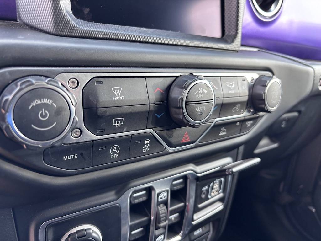 Thumbnail: 2021 Jeep Wrangler - 23