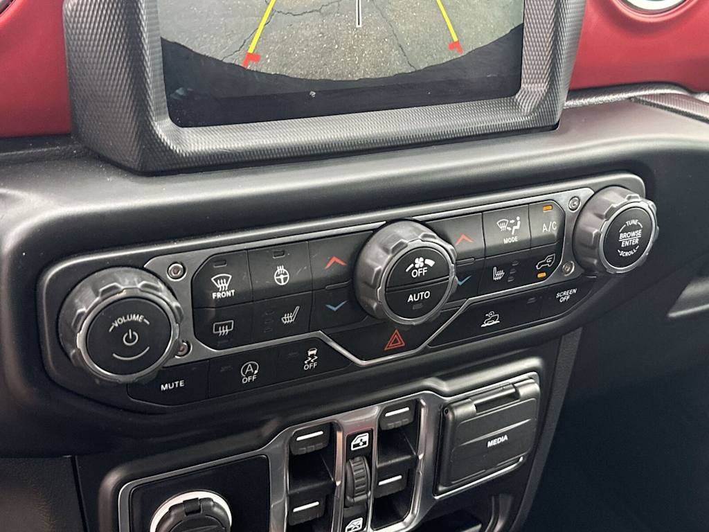 Thumbnail: 2022 Jeep Wrangler - 25