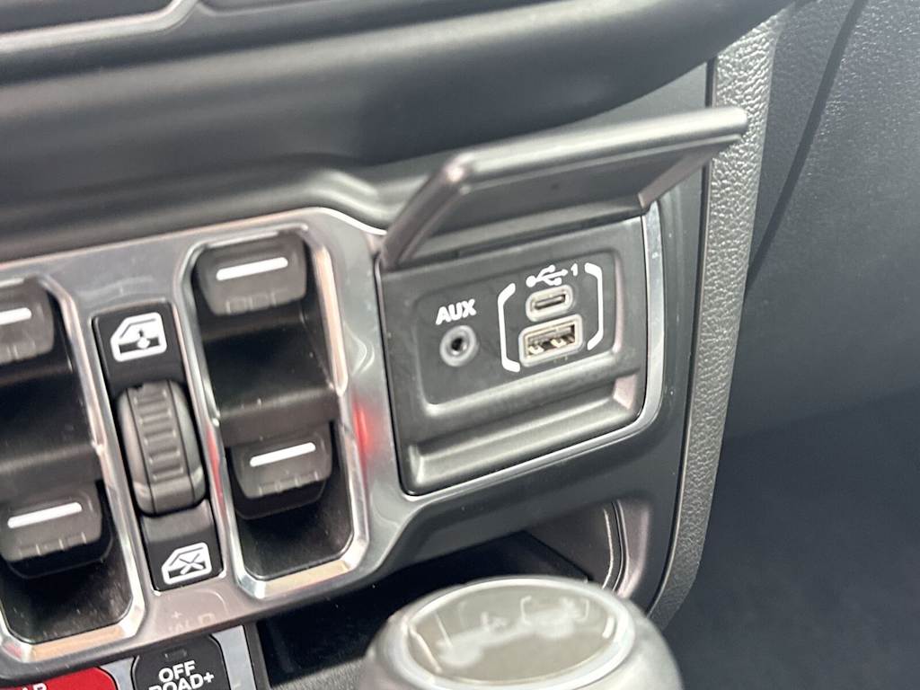 Thumbnail: 2022 Jeep Wrangler - 26