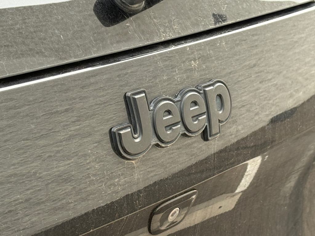 Thumbnail: 2016 Jeep Cherokee - 5