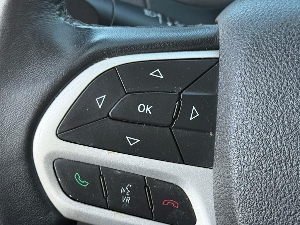 Thumbnail: 2017 Jeep Cherokee - 25