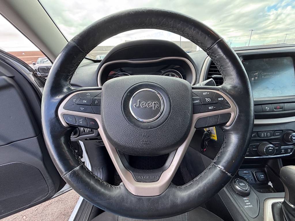 Thumbnail: 2017 Jeep Cherokee - 8