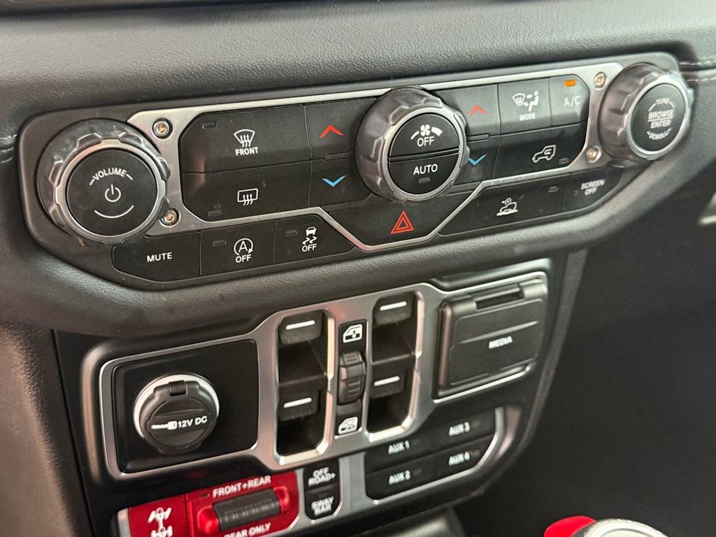 Thumbnail: 2024 Jeep Wrangler - 25
