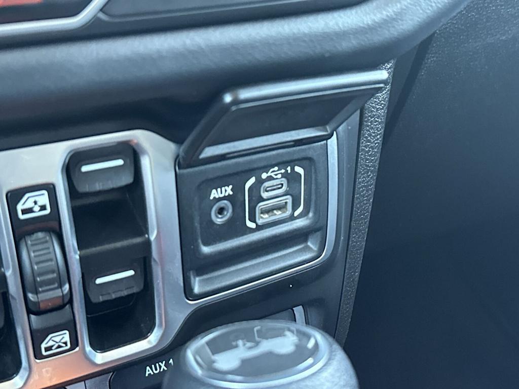 Thumbnail: 2025 Jeep Wrangler - 27