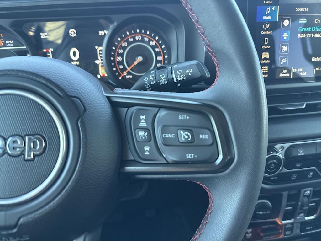 Thumbnail: 2025 Jeep Wrangler - 30