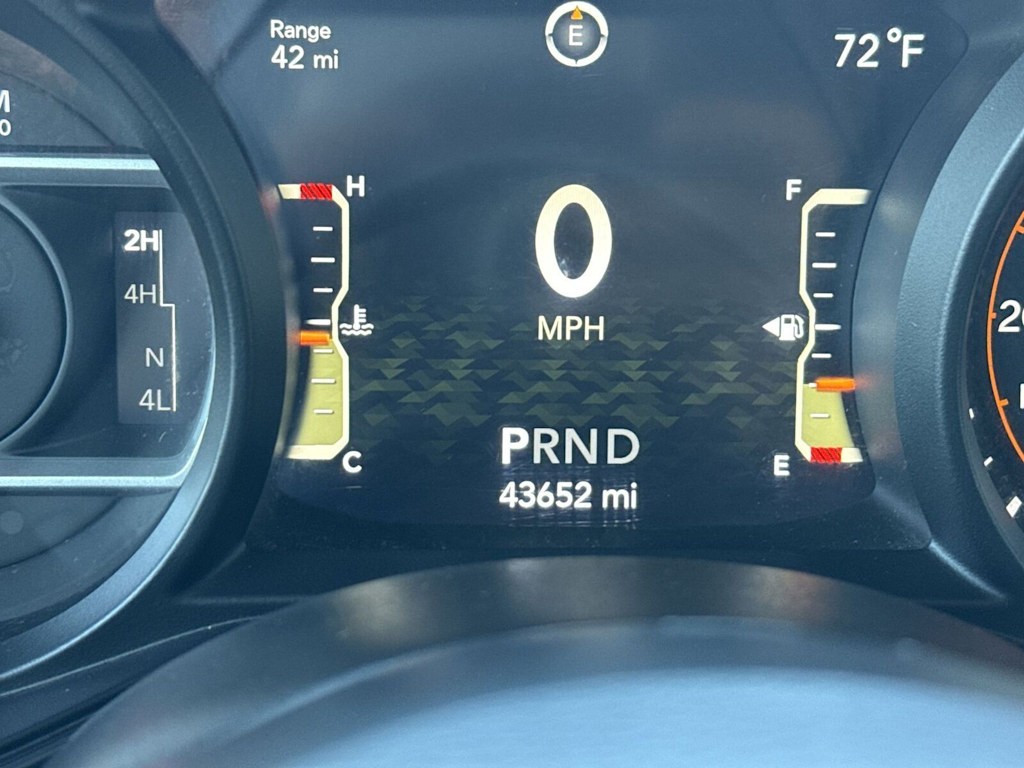 Thumbnail: 2025 Jeep Wrangler - 31