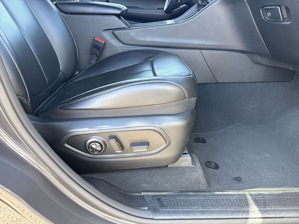 Thumbnail: 2024 Jeep Grand Cherokee L - 20