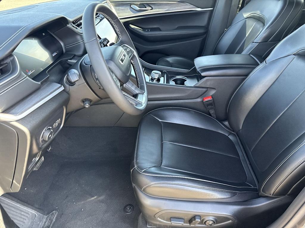 Thumbnail: 2024 Jeep Grand Cherokee L - 22