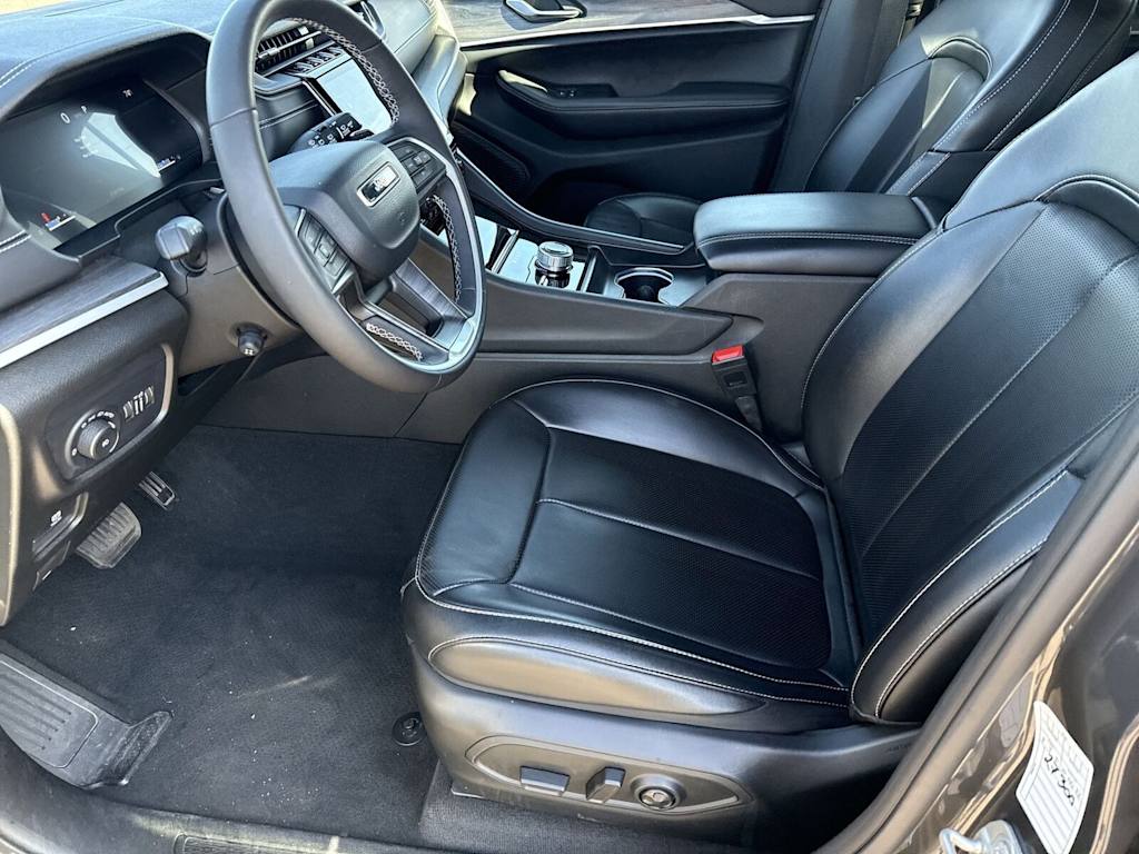 Thumbnail: 2024 Jeep Grand Cherokee L - 11