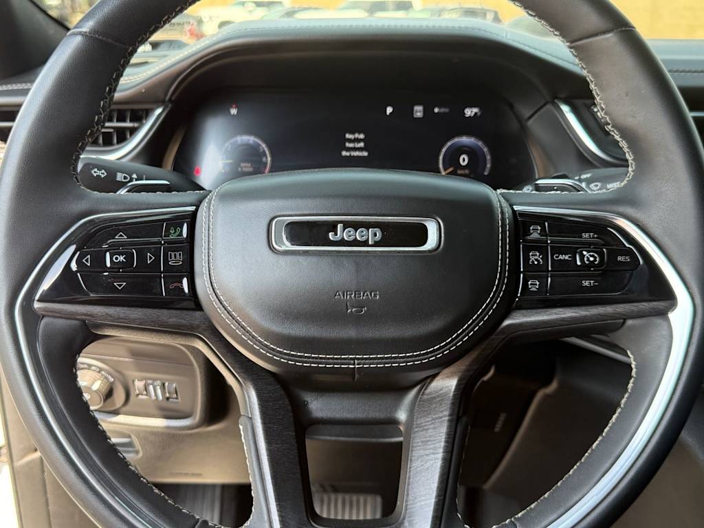 Thumbnail: 2023 Jeep Grand Cherokee L - 21