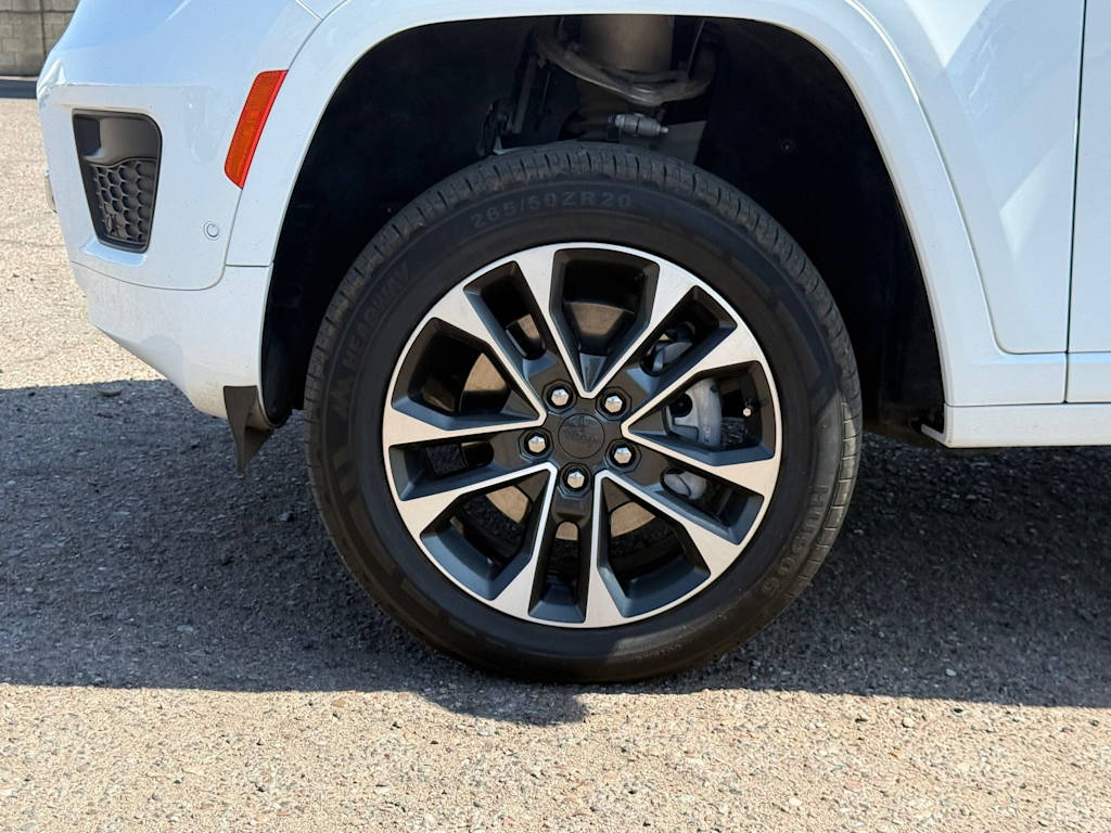 Thumbnail: 2023 Jeep Grand Cherokee L - 8