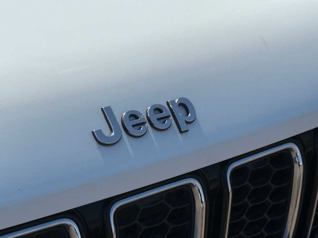 Thumbnail: 2023 Jeep Grand Cherokee L - 31