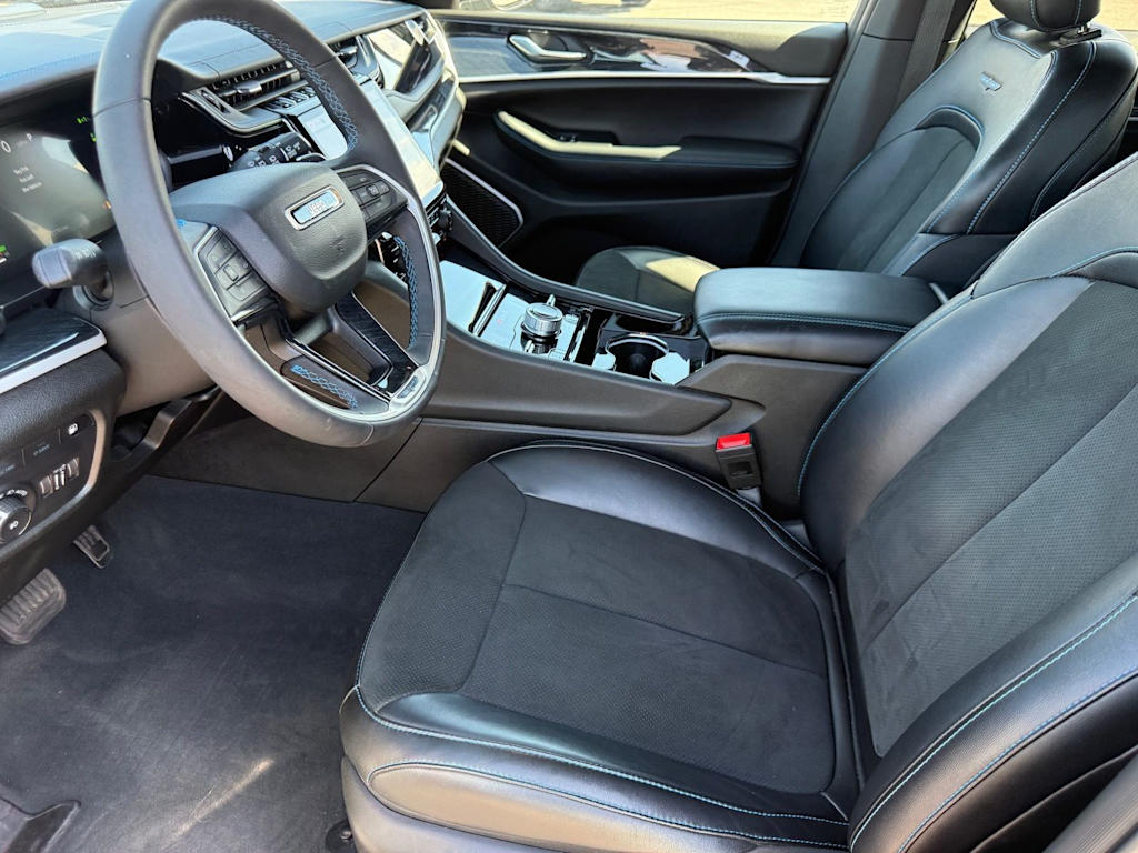 Thumbnail: 2022 Jeep Grand Cherokee - 7