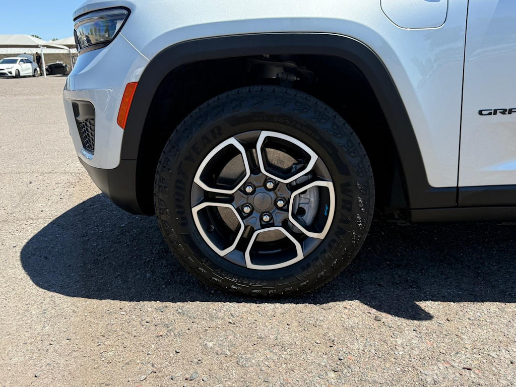 Thumbnail: 2022 Jeep Grand Cherokee - 8